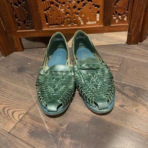 FRYE Women's Heather Hurache Flat - 9.5M - EUC